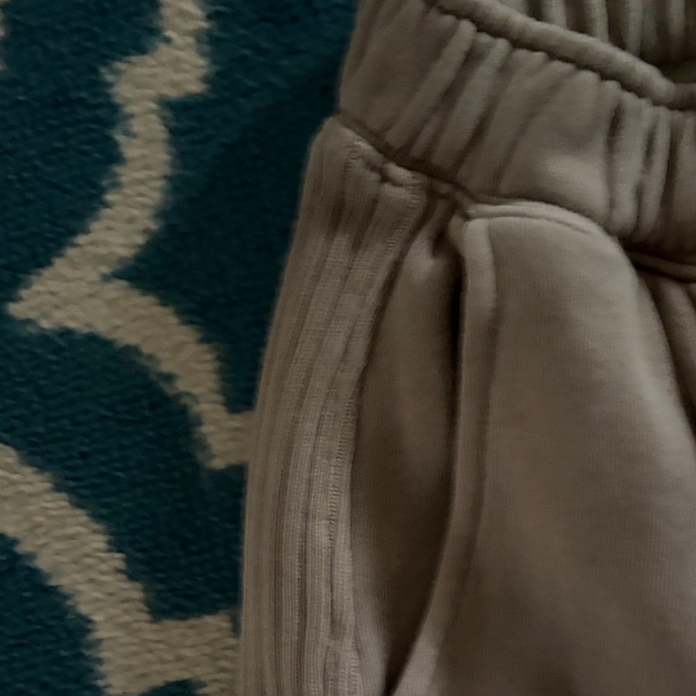 Aerie women’s Taupe sweats - Picture 6 of 8